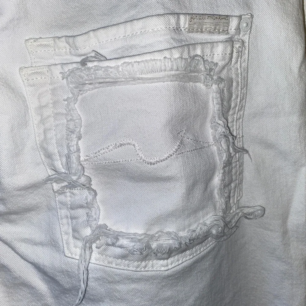 7 For All Mankind Alexa Crop Butterfly High Rise white jeans - Picture 5 of 11